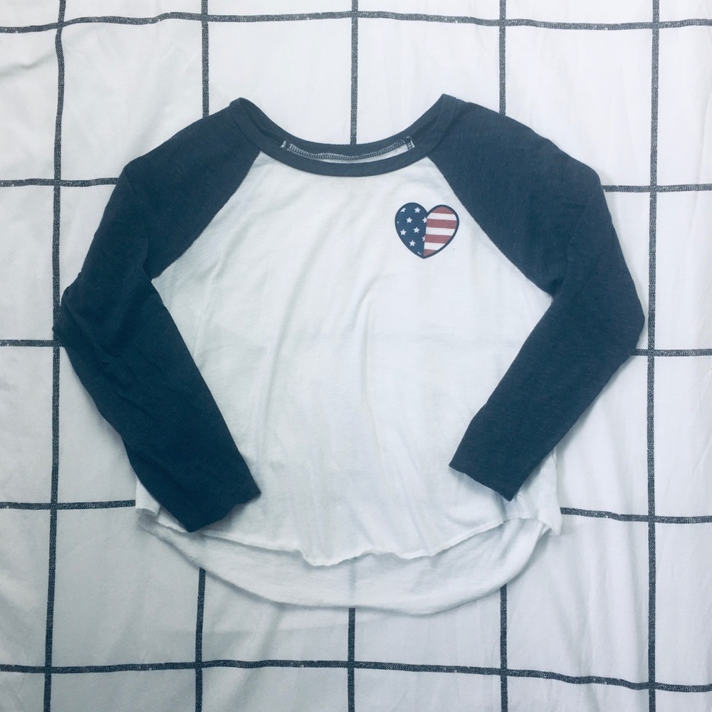 ✰ hollister cropped baseball tee